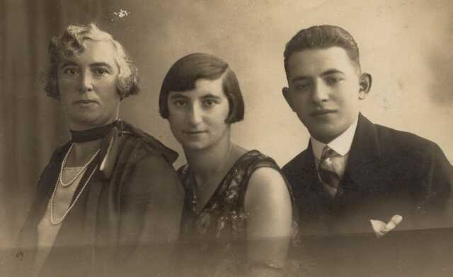 Emma, Martha en Wolf.jpg