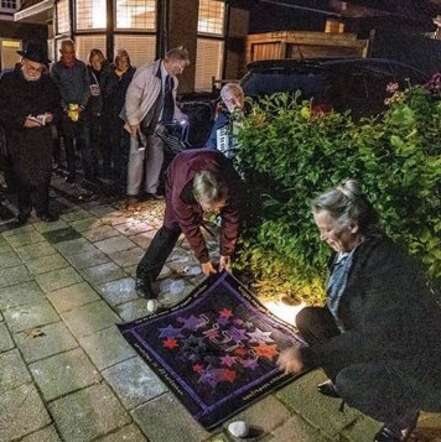 onthulling Stolperstein.jpg