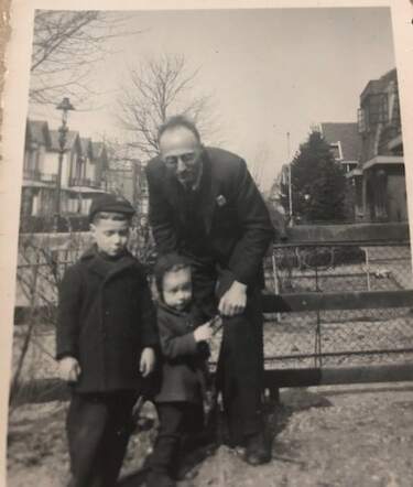 Daniel Vos die Dachau overleefde met zijn twee kinderen Jacob en Letty.