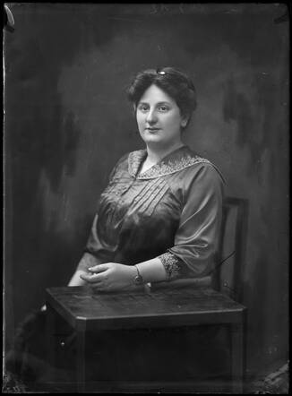 010164000449 Elsje van Amerongen, 1914.jpg