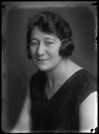 010164007303 Henriëtte Blog, 1925.jpg