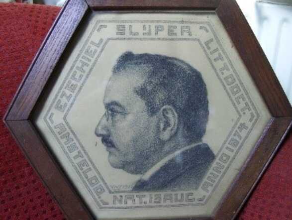 Tekening Dr. Ezechiel Slijoer, vader van Salomon t.g.v zijn benoeming tot Ridder in de Orde van Oranje Nassau.jpg