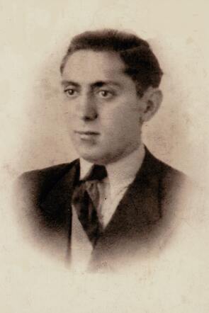 Abraham van Delden zoon van Leentje Barmhartigheid  geboren 18-04-1925.jpg