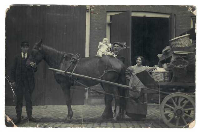 Groen-Vader-op-paard.jpg