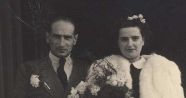 Abraham (Jim) de Zwarte en Roza Wertheim op de dag van hun burgerlijk huwelijk vóór 1 mei 1942 