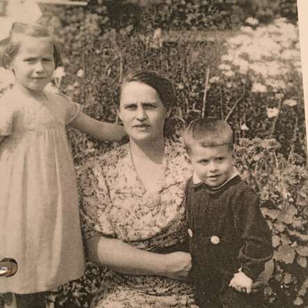 Margaretha Haagens - Roos met kinderen Clara en Henk