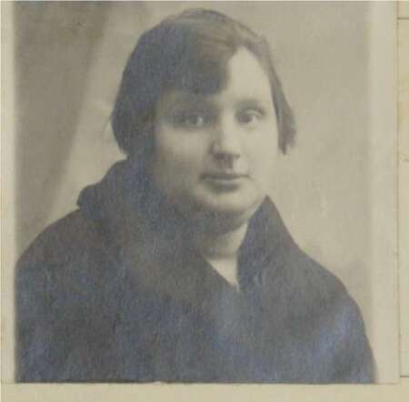 Lea Cosman Levij Felixarchief 1927.png
