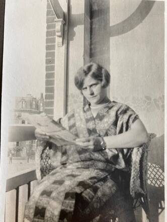 Mina Roos.jpg