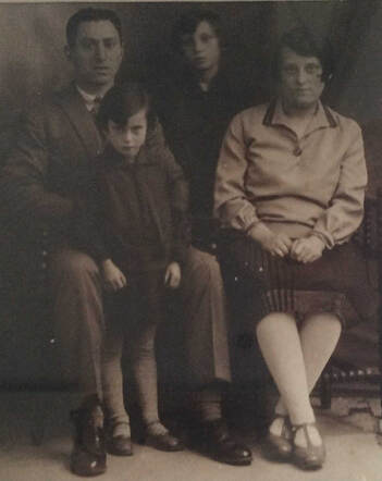 Jeannette Kroonenberg-Meijer en Joseph Kroonenberg met kinderen.jpeg