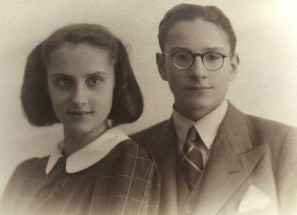 Nelle Miriam Spitz met haar broertje Carel-Jan van Oss rond 1940