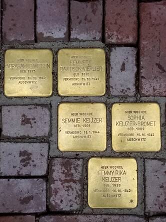 stolpersteine Thomas a Kempistraat 33.jpg