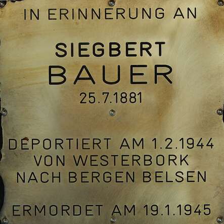 902px-Erinnerungsstein_für_Siegbert_Bauer.jpg