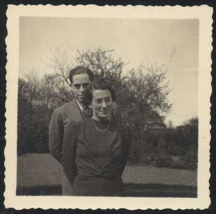 Edith Menko en Otto Frank in hun verlovingstijd, ca. 1938 .png
