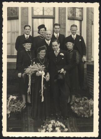 Edith Menko en Otto Frank op hun trouwdag op 28 november 1941 .png