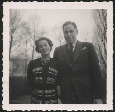 Edith Menko en Otto Frank op hun verlovingsdag op 22 november 1938 .png