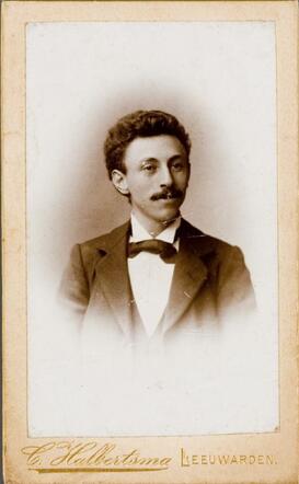 Jacob de Vries (1867-1948).png