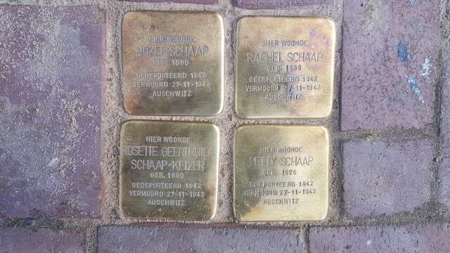 struikelstenen fam. Schaap-Keizer Kerkstraat te Almelo