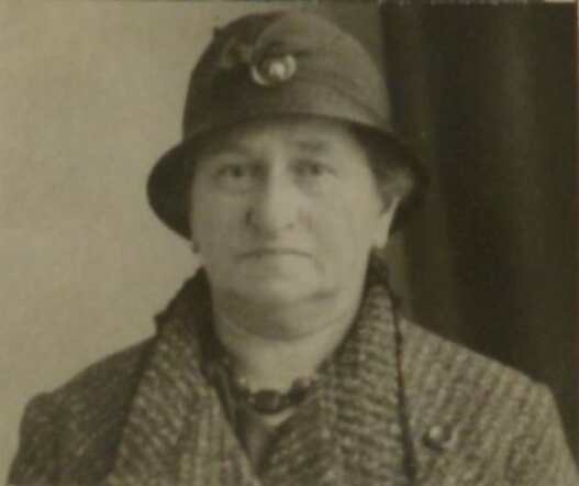 Esther Vigevino 1935 Felixarchief.JPG