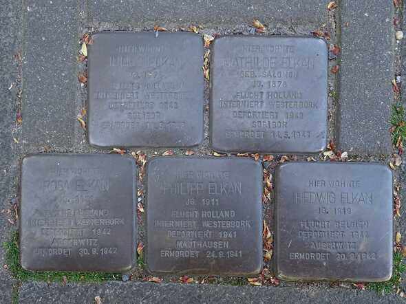 1440px-Alsdorf_Stolpersteine_Bahnhofstr54_fam Elkan.jpg
