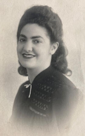 Rebecca Boekbinder-de Vries .jpg