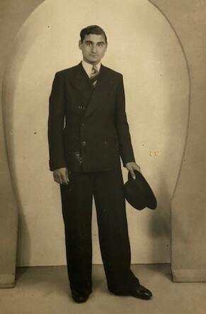 Hijman Robles_1940.jpg