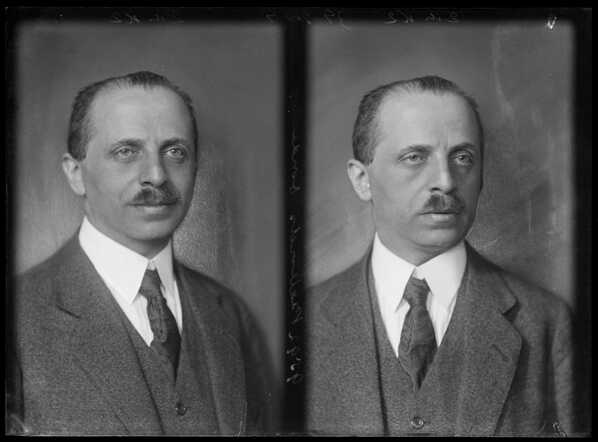 Simon Barends b. 1882 c. 1923.png