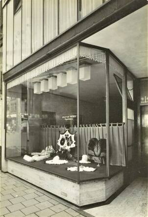 1940 StadsarchAdam Koningspl 3 Splitter bewerkt.jpg