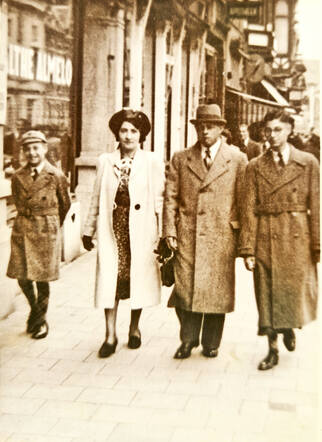 David, Elisabeth, Nathan en Sallie Minco 3 september 1941 Nijmegen.jpeg