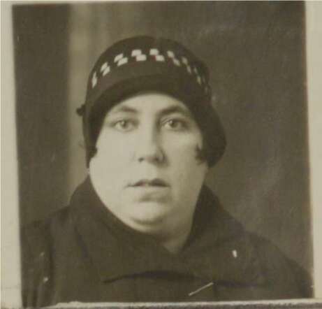 Sara Elsas van Velzen 1929 Felixarchief.png