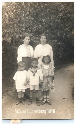 1916 Marie Kalmann (L) and her children Lucia Jaegar and Hans Jaegar