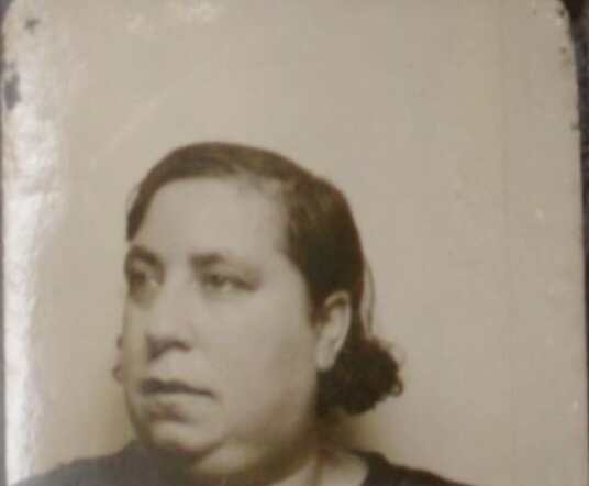 Saartje van Velzen 1937 Felixarchief.JPG