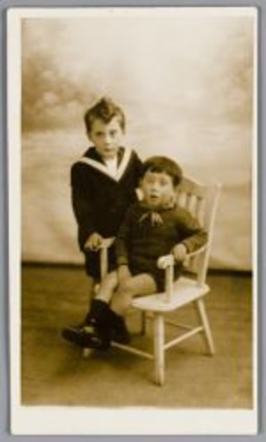 Links Samuel Dormits, rechts Maurits Dormits.